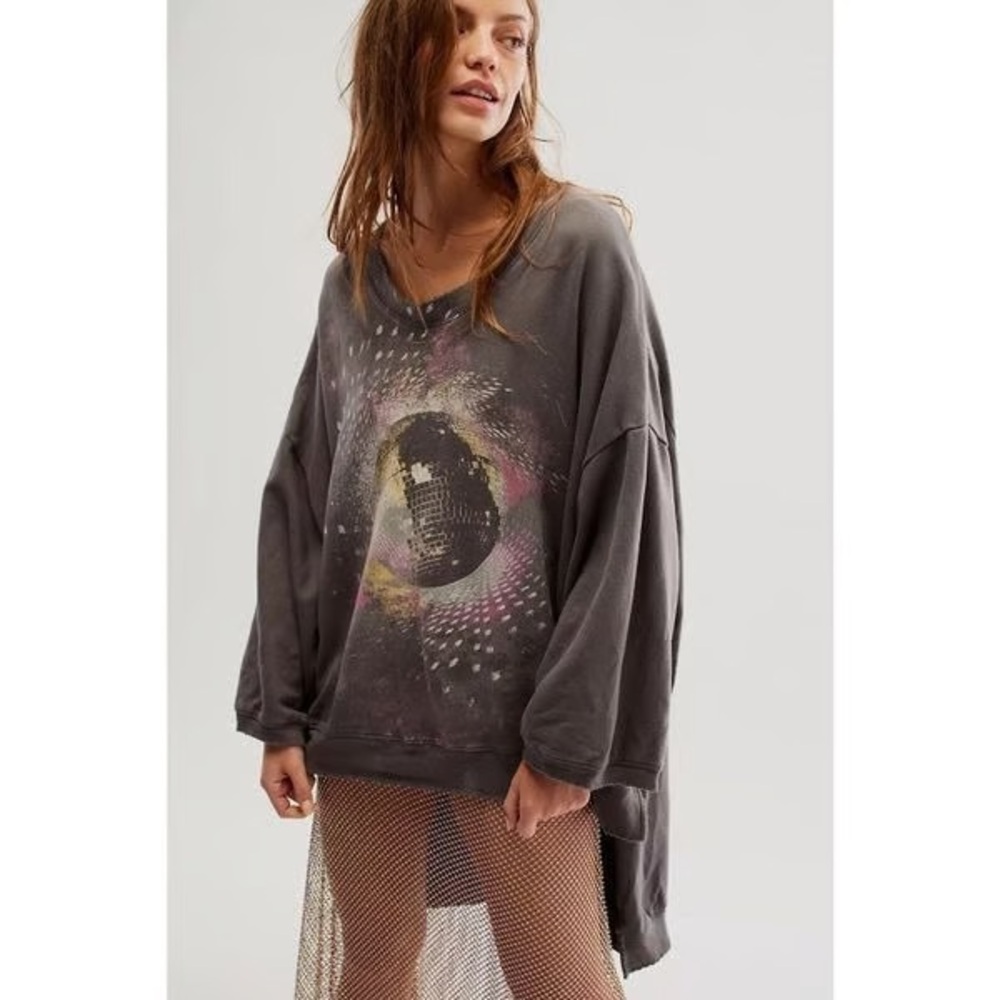 Magnolia Pearl Charcoal Graphic Sweatshirt